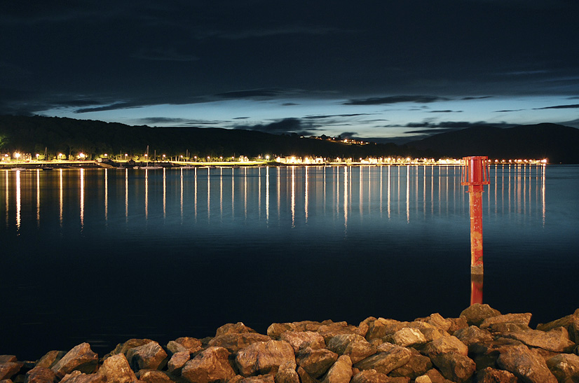 bute at night