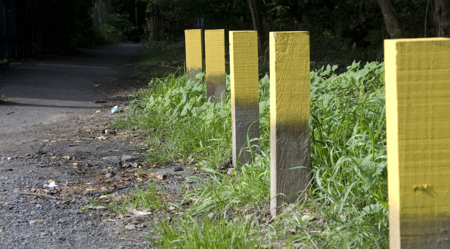 yellow posts